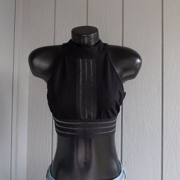 WINDSOR Crop Top  - Picture 2 of 8